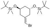 CAS 登录号：387834-41-5， (1R,3R)-5-(溴亚甲基)-1,3-二(叔丁基二甲基硅烷基氧基)环己烷