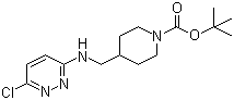 CAS 登录号：544696-24-4, 4-[[(6-氯-3-哒嗪基)氨基]甲基]-1-哌啶羧酸叔丁酯